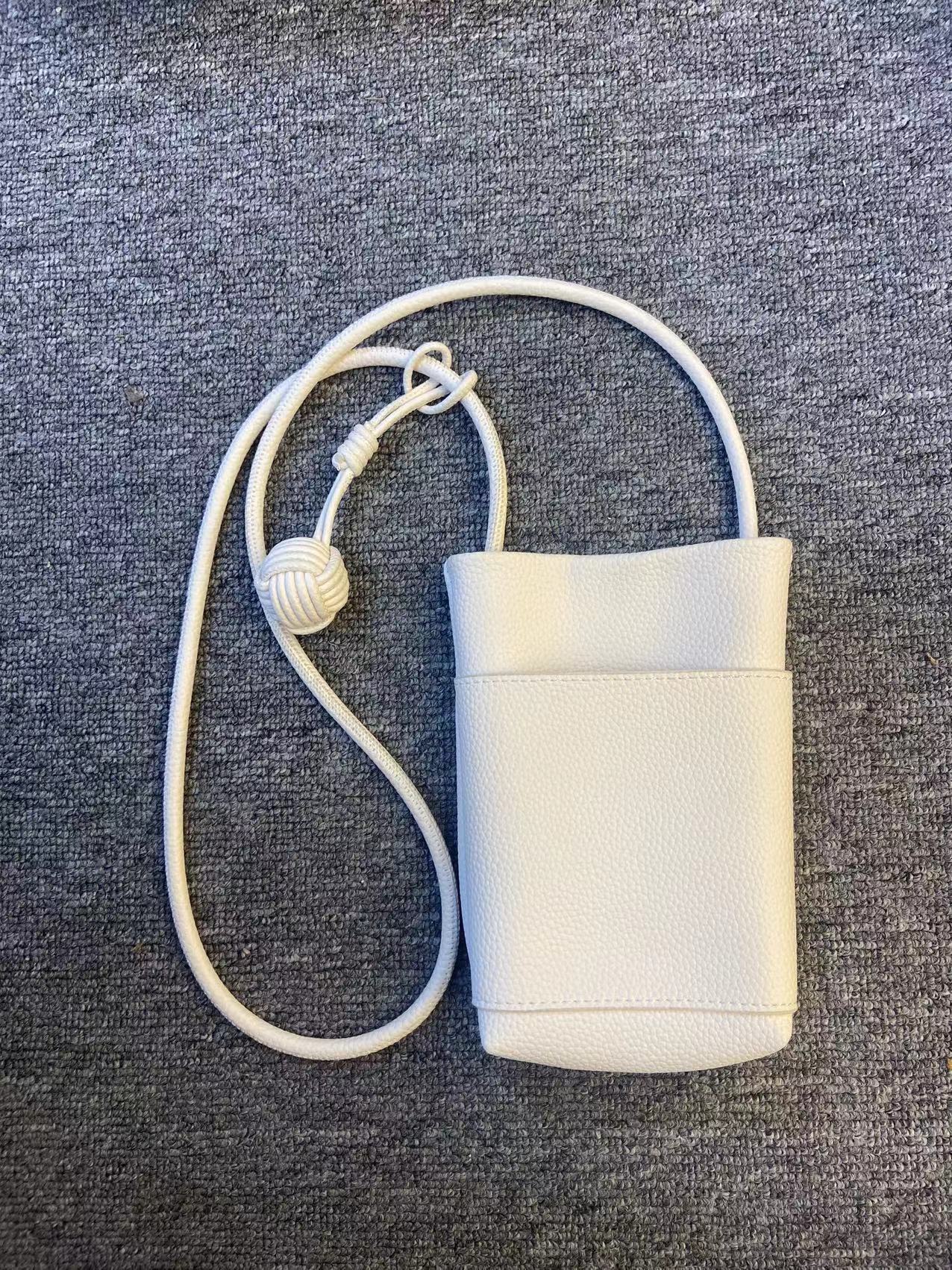 B613-B629  休闲斜挎包斜跨百搭纯色时尚仙女风手拎包