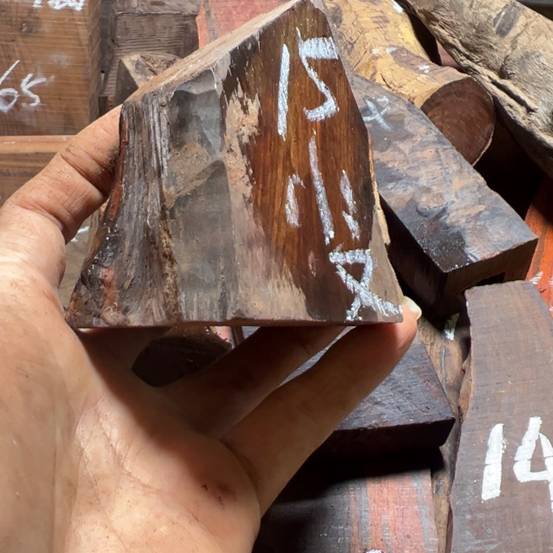 小***文交趾黄檀（大红酸枝）