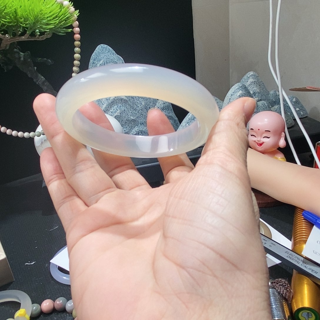 玛瑙/玉髓手镯未镶嵌58