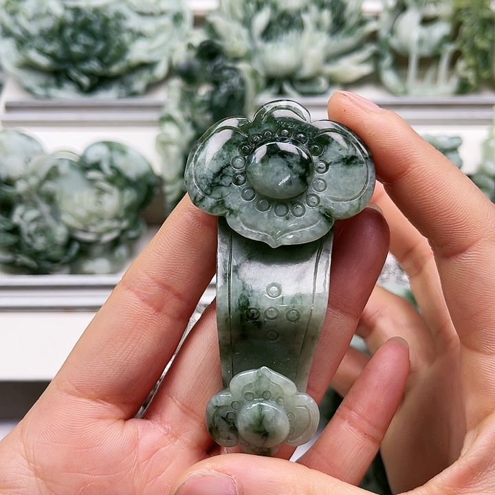 透闪石-蛇纹石玉手把未镶嵌
