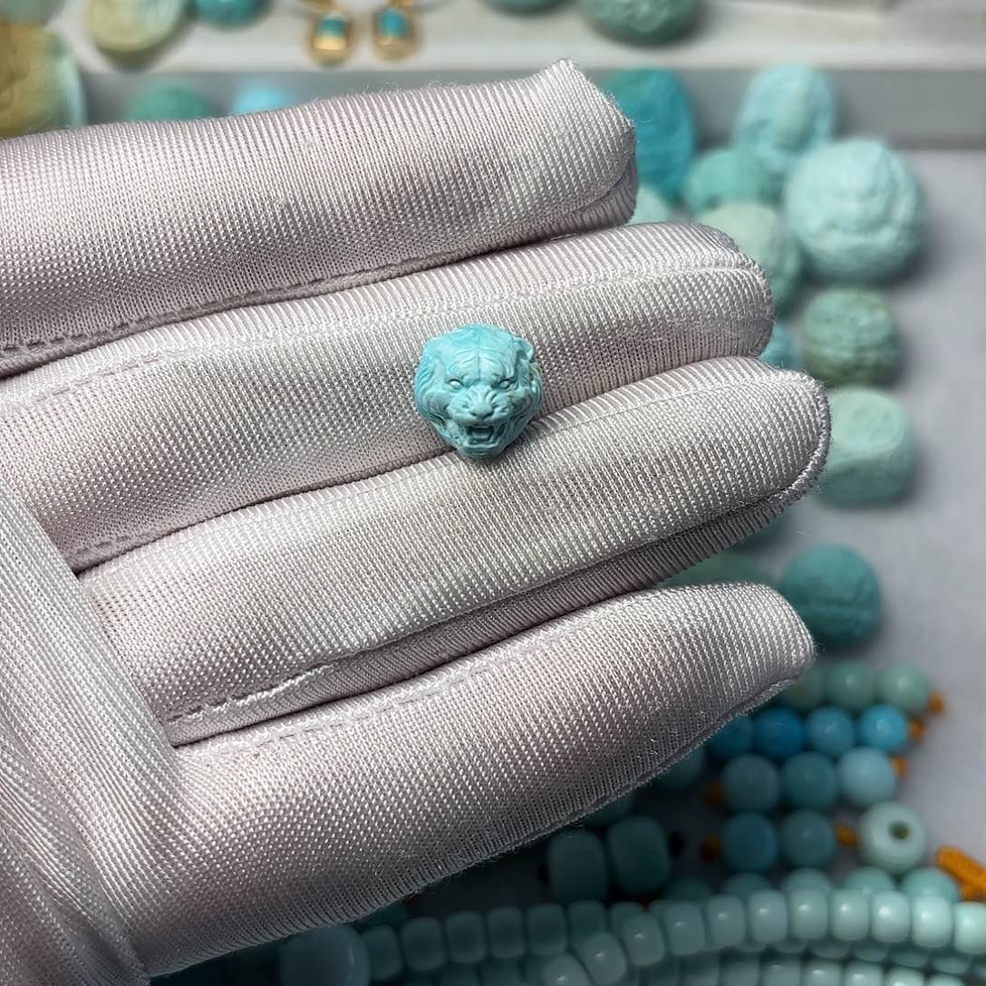 绿松石未镶嵌雕刻件