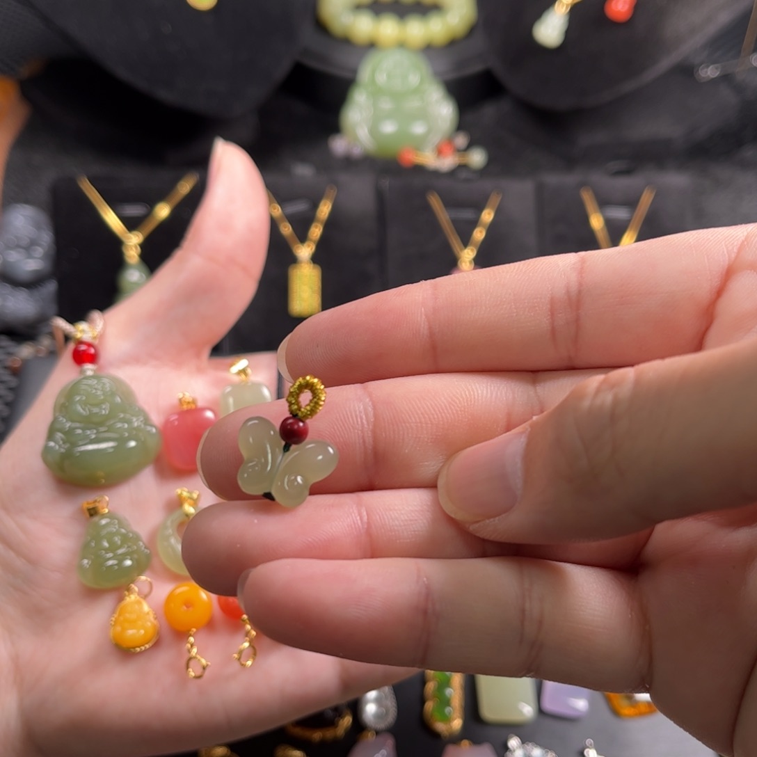 和田玉颈饰未镶嵌