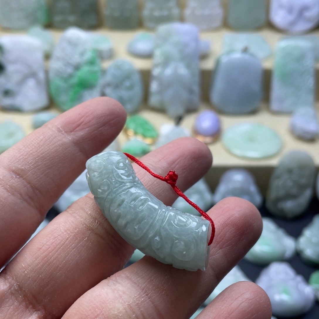 翡翠未镶嵌颈饰纯天然翡翠