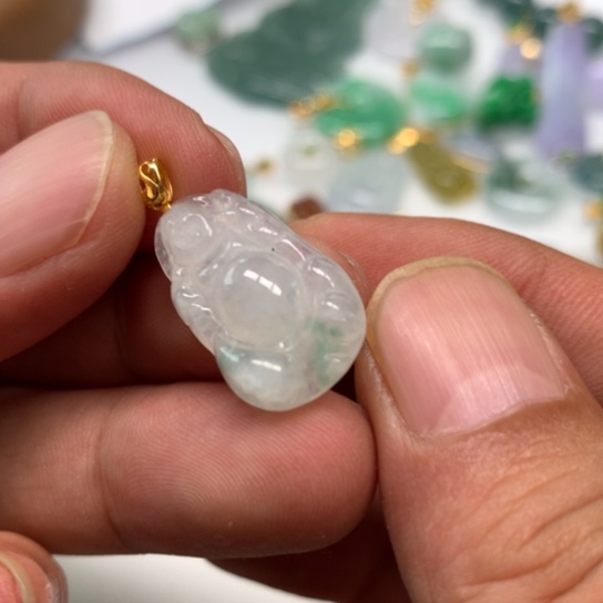 翡翠颈饰未镶嵌翡翠