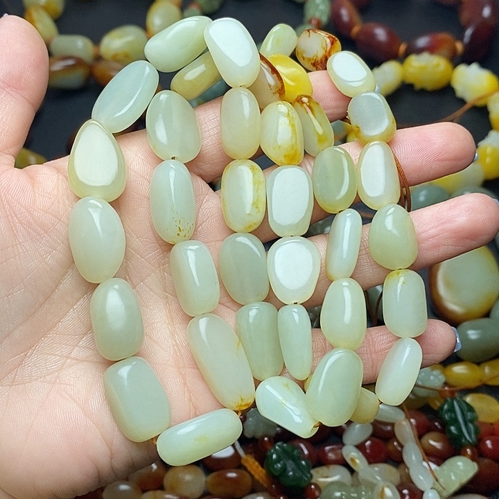 A***奇和田玉未镶嵌手链