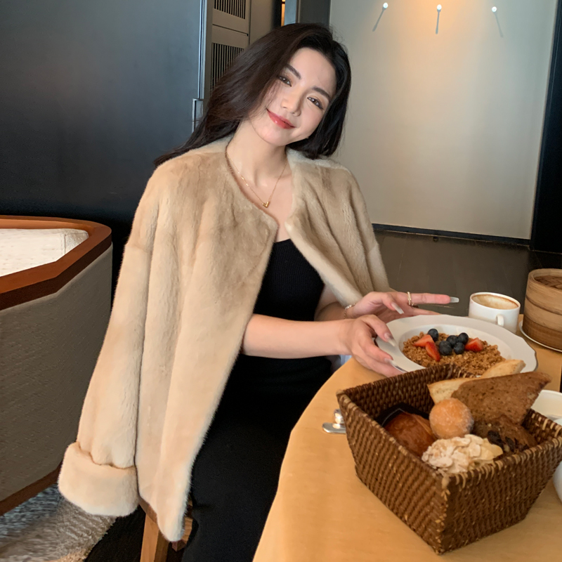 丹麦进口貂皮大衣女短款2025新款圆领挽袖水貂皮草外套