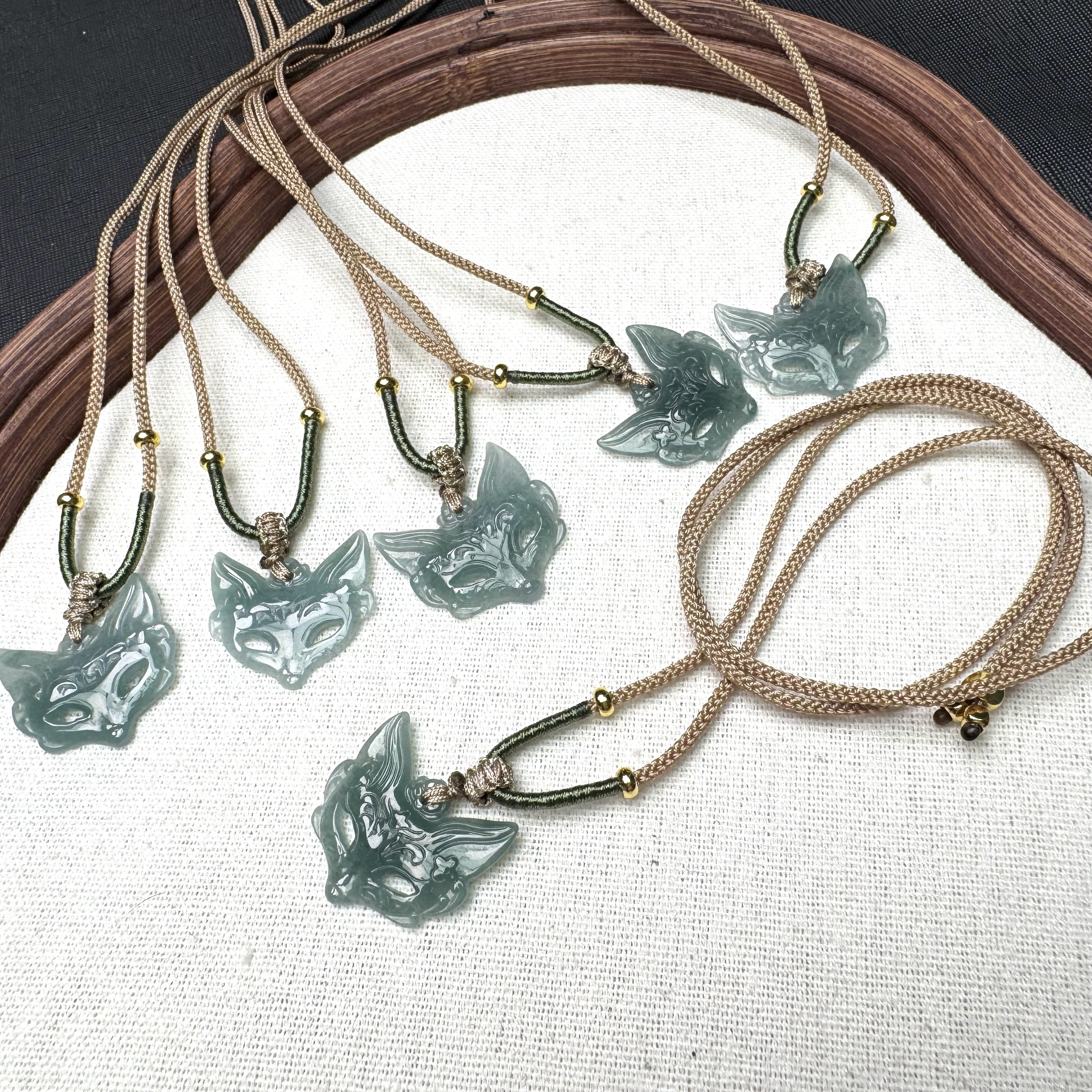A211【 无忧】A货翡翠蓝水灵狐面具吊坠套绳【多样性发其一】