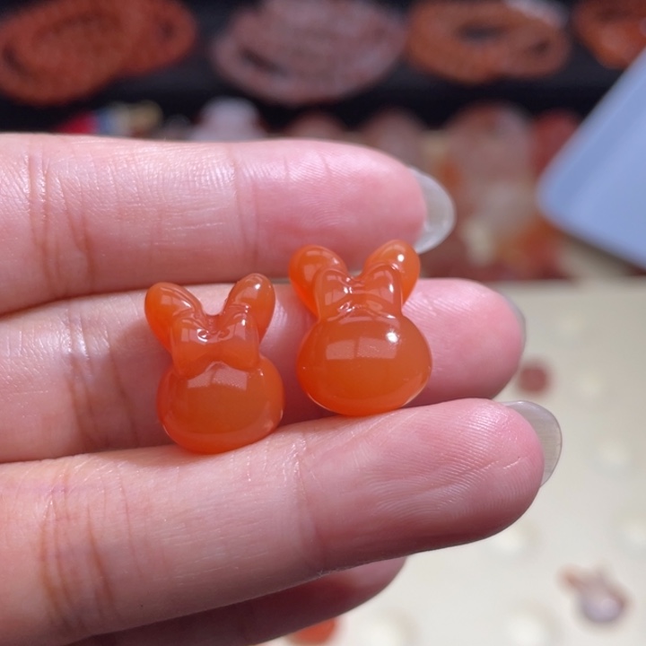 南红玛瑙兔子头x 2未镶嵌童*756
