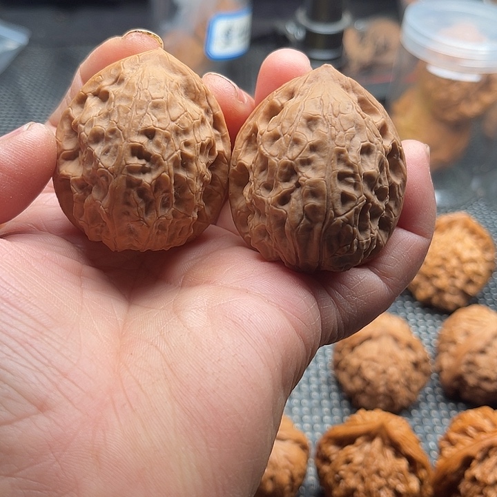 把件桃核穿山甲边42肚43高47