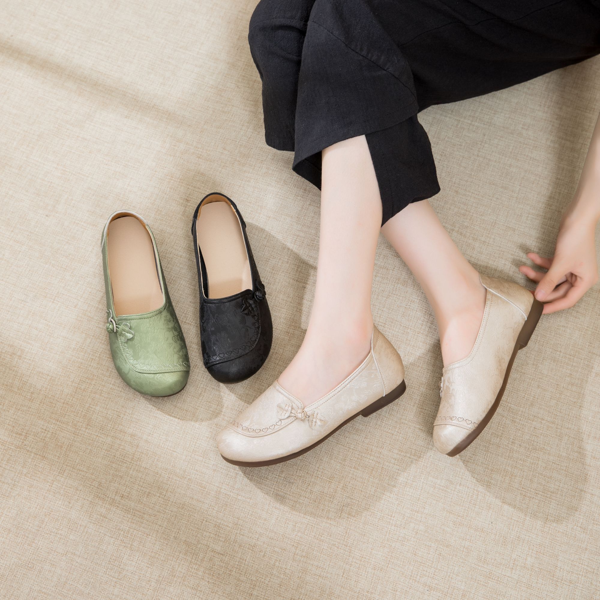 9911春秋新中式国风单鞋软底舒适百搭复古浅口轻便防滑大码妈妈鞋