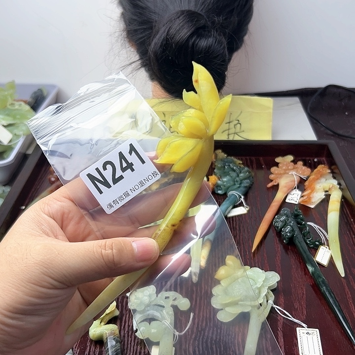 蛇纹石玉发饰合金馨**月