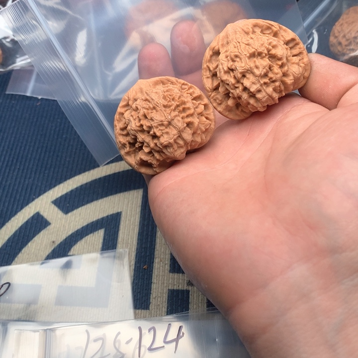 文玩核桃吊坠官帽福利123