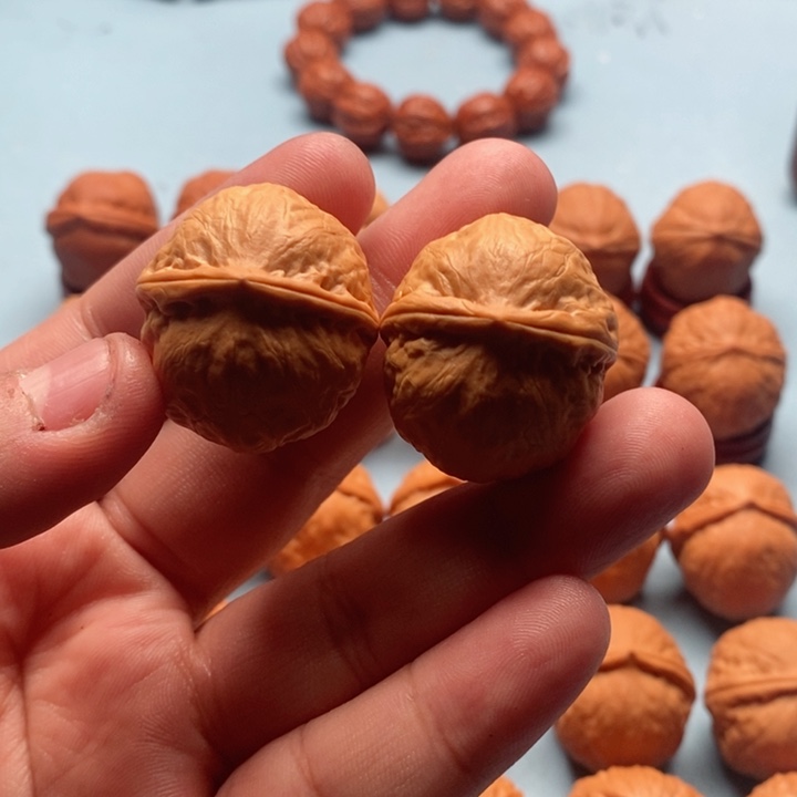 文玩核桃把件元宝