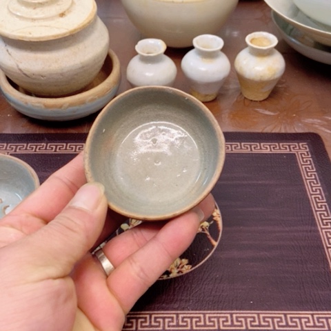 罐天***衣青瓷釉纹饰小杯子