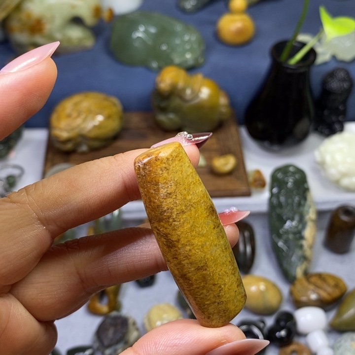 岫岩河磨玉（透闪石质玉）未镶嵌挂件手工勒子