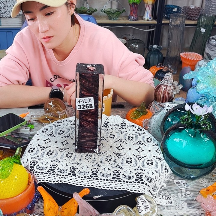 3268 家悦琉璃工艺品不完美