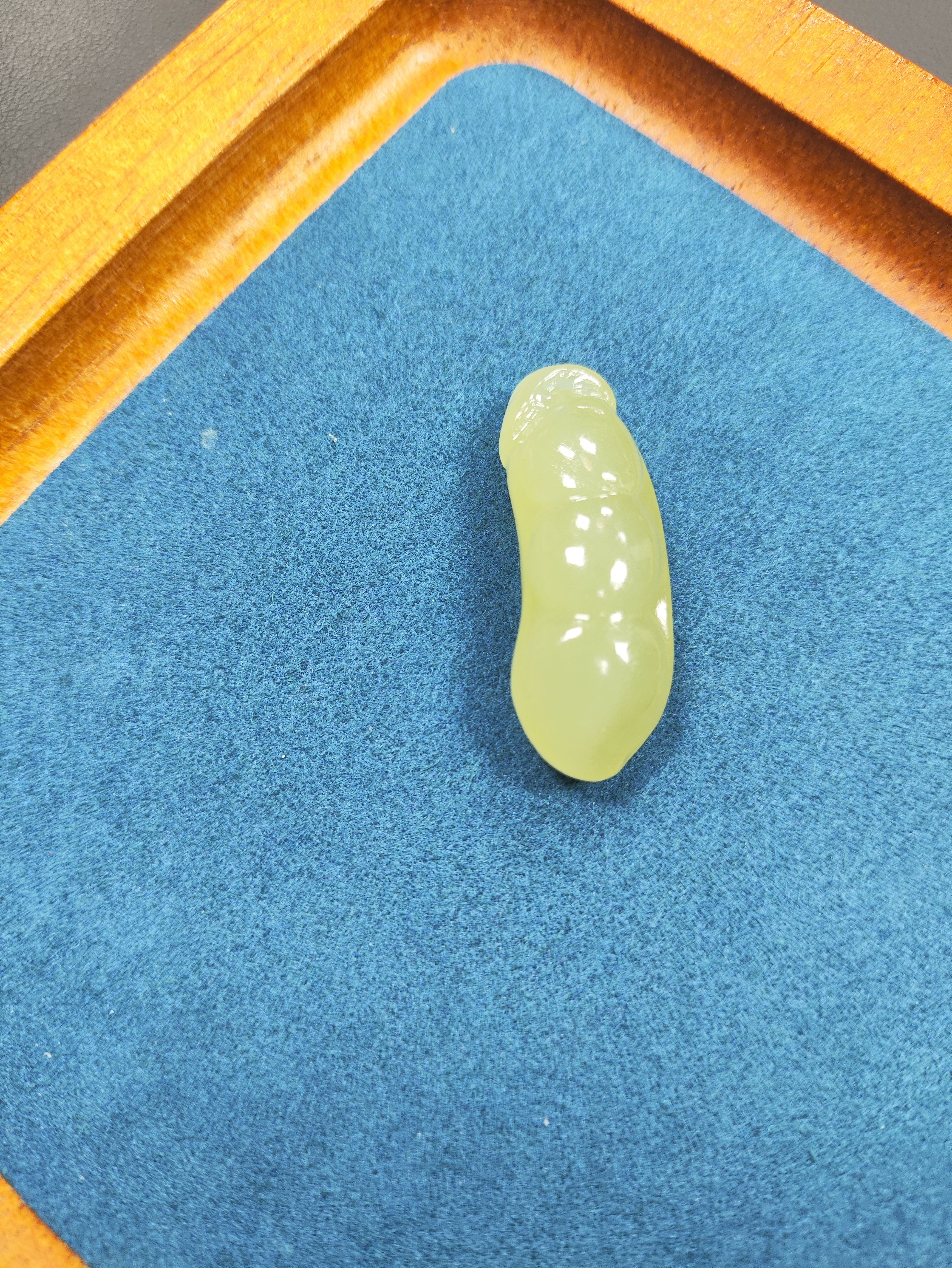 和田玉青海料高冰小福豆吊坠