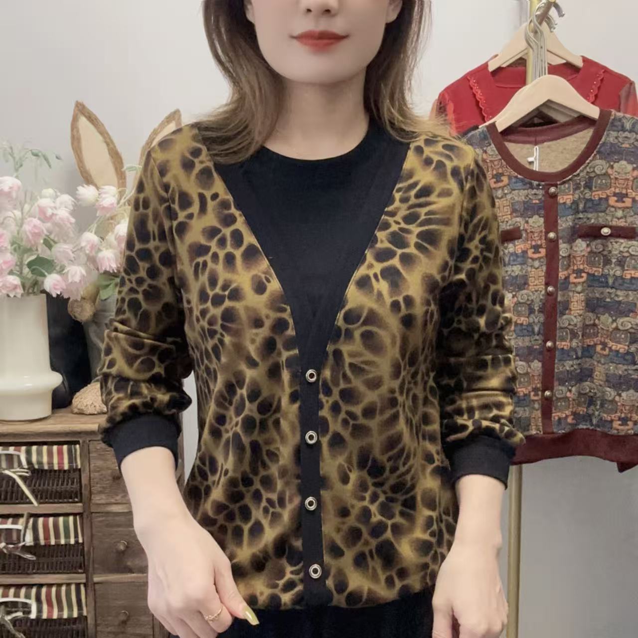 【丽姐家】秋季新款中老年女装长袖打底衫时尚圆领洋气假两件