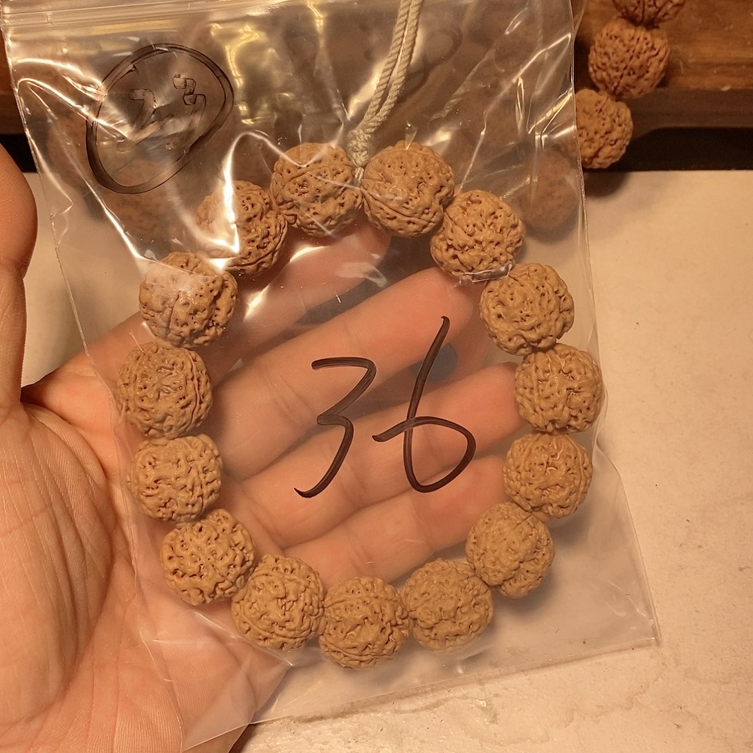 金刚菩提手串x****n23。          