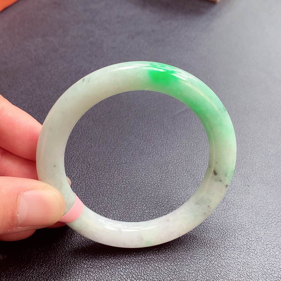 翡翠手镯未镶嵌缅甸翡翠