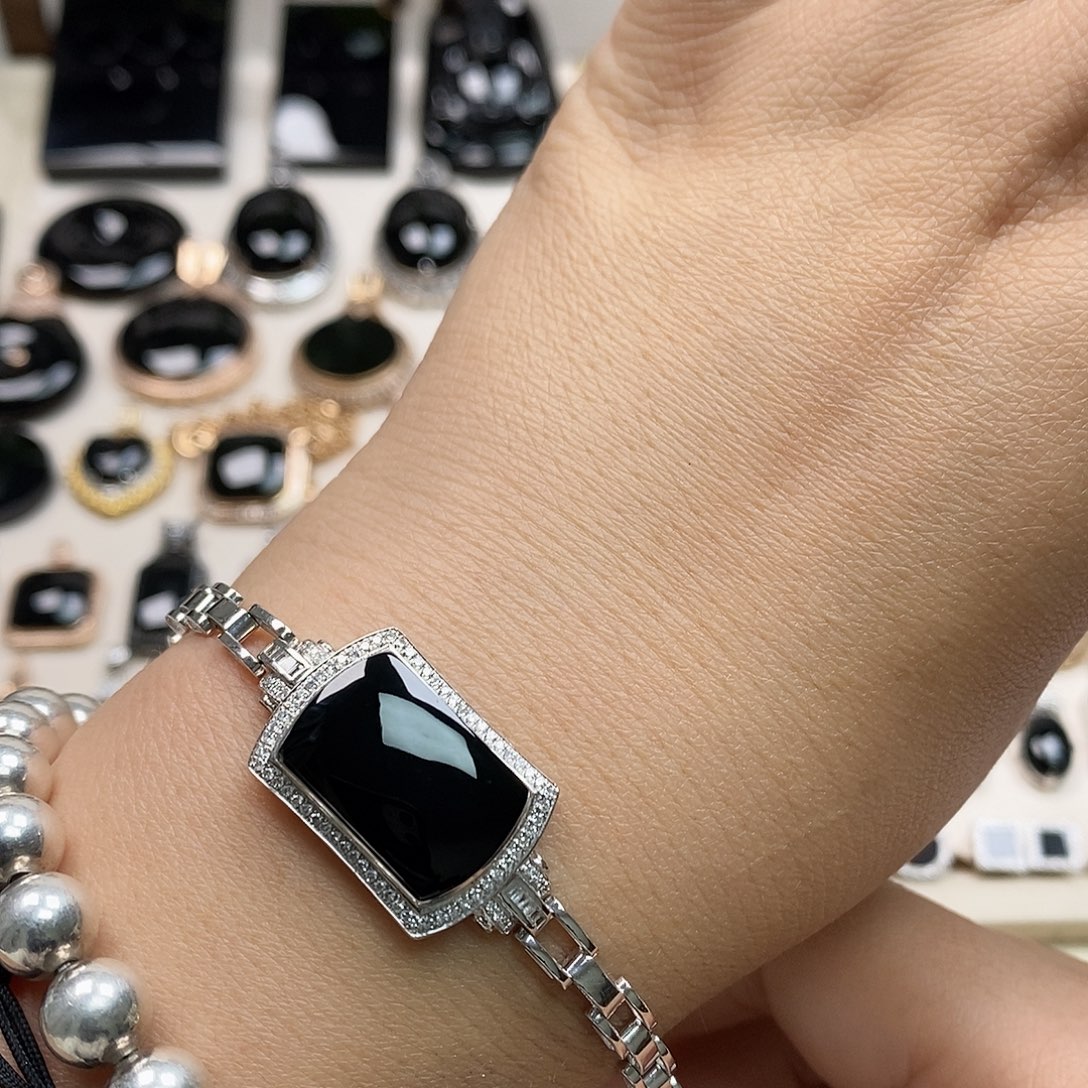 翡翠18K金镶嵌手链