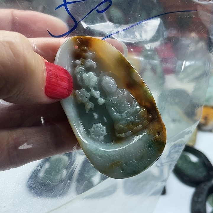 翡翠未镶嵌颈饰成品