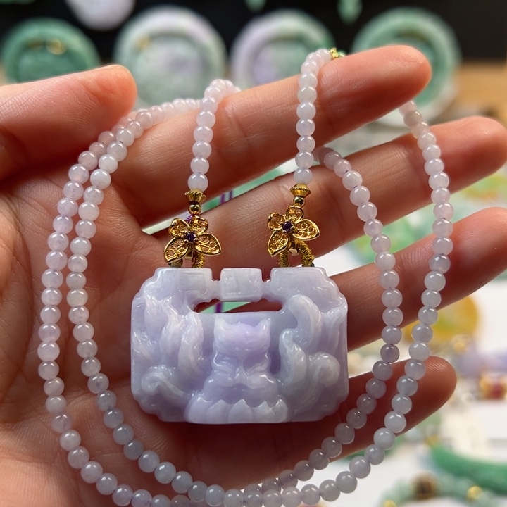 颈饰未镶嵌翡翠吊坠