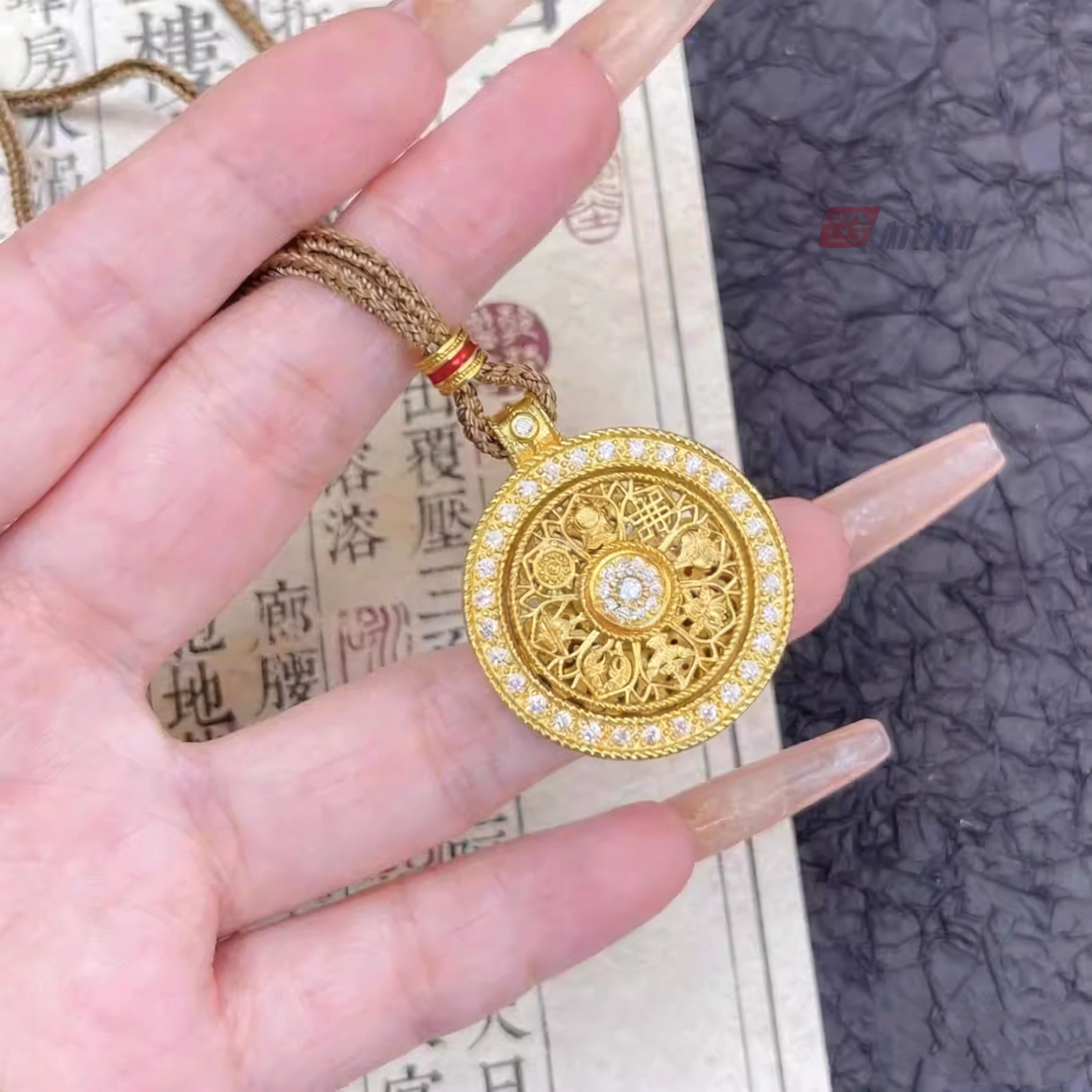 新中式古法金色可转动好运八宝罗盘吊坠项链女复古轻奢中古风项饰