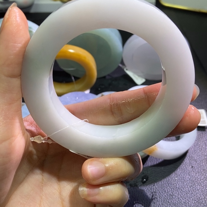 定制翡翠未镶嵌手镯定制