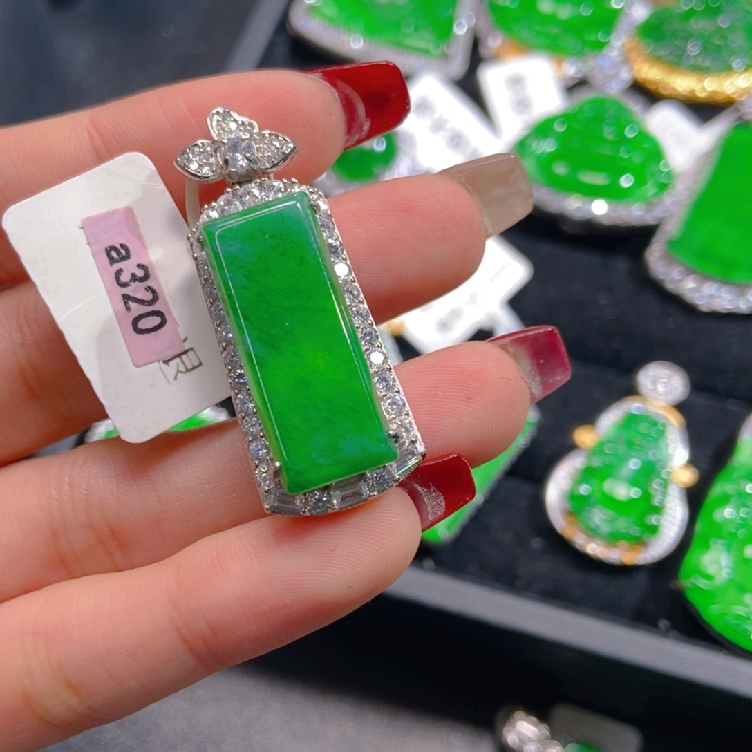 翡翠吊坠(不含链)未镶嵌