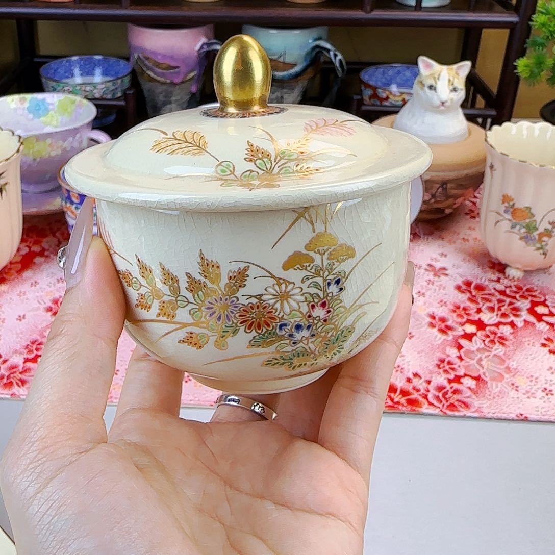 他家茶具瓷器好美