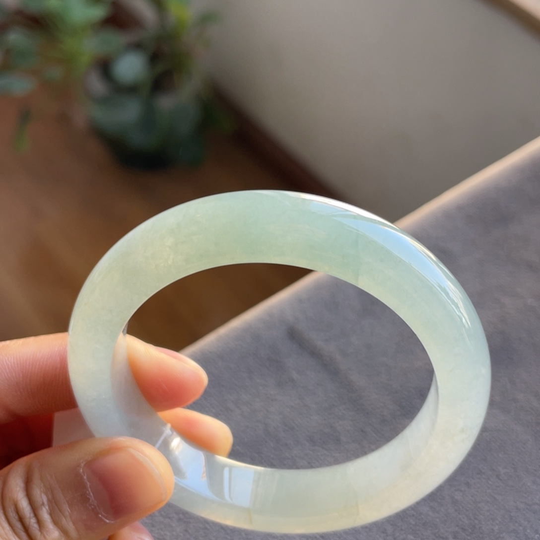 翡翠未镶嵌手镯冰透