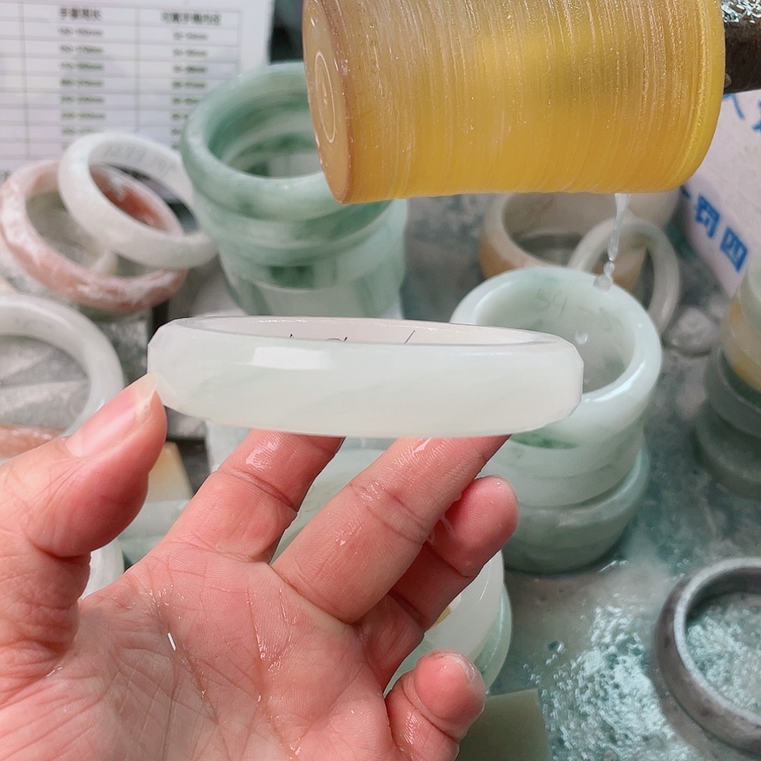 L***琳定制石英质玉（天山翠）