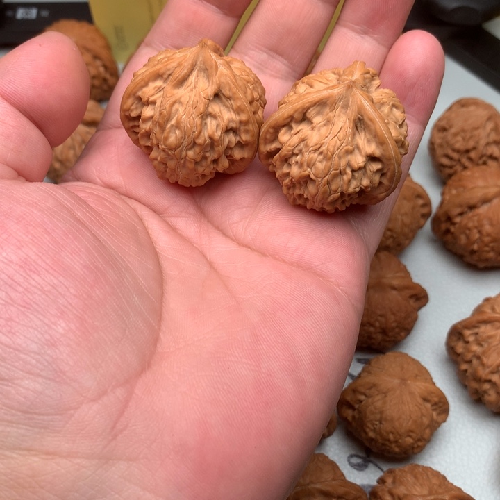 文玩核桃吊坠三棱39