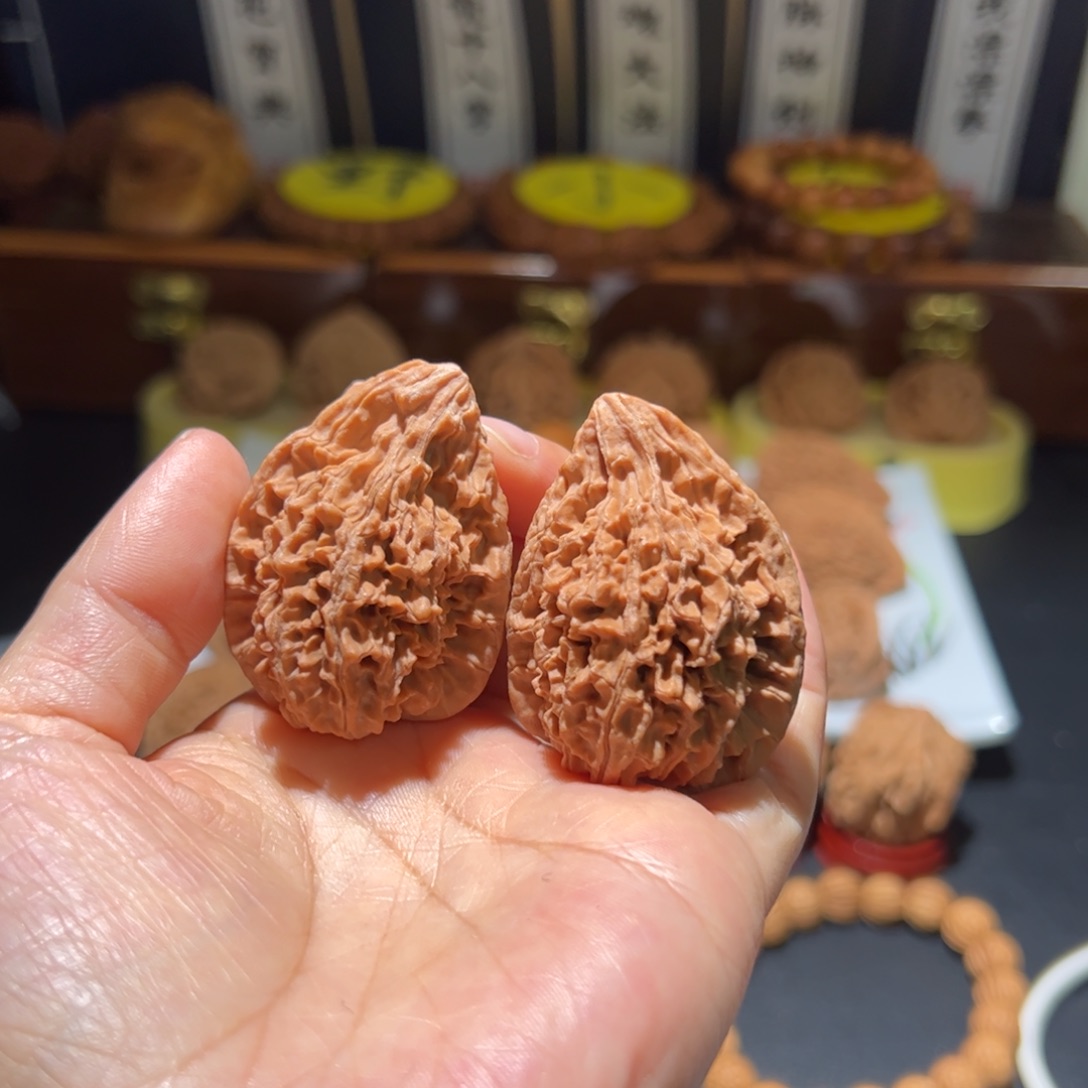 把件文玩核桃牛*火凤鸡心