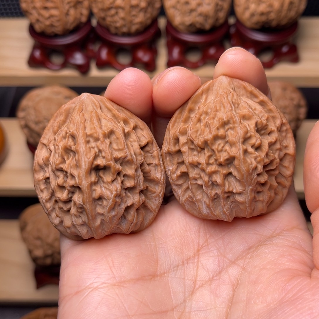 ****阳文玩核桃吊坠野生