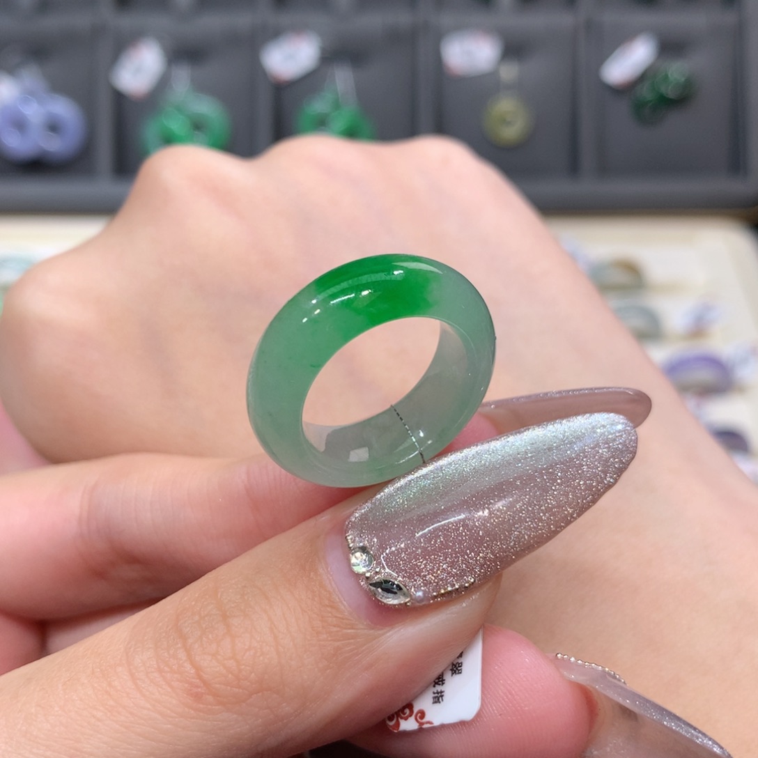 翡翠戒指未镶嵌10-11一抹绿