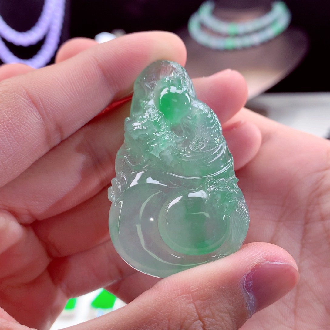 翡翠颈饰未镶嵌翡翠