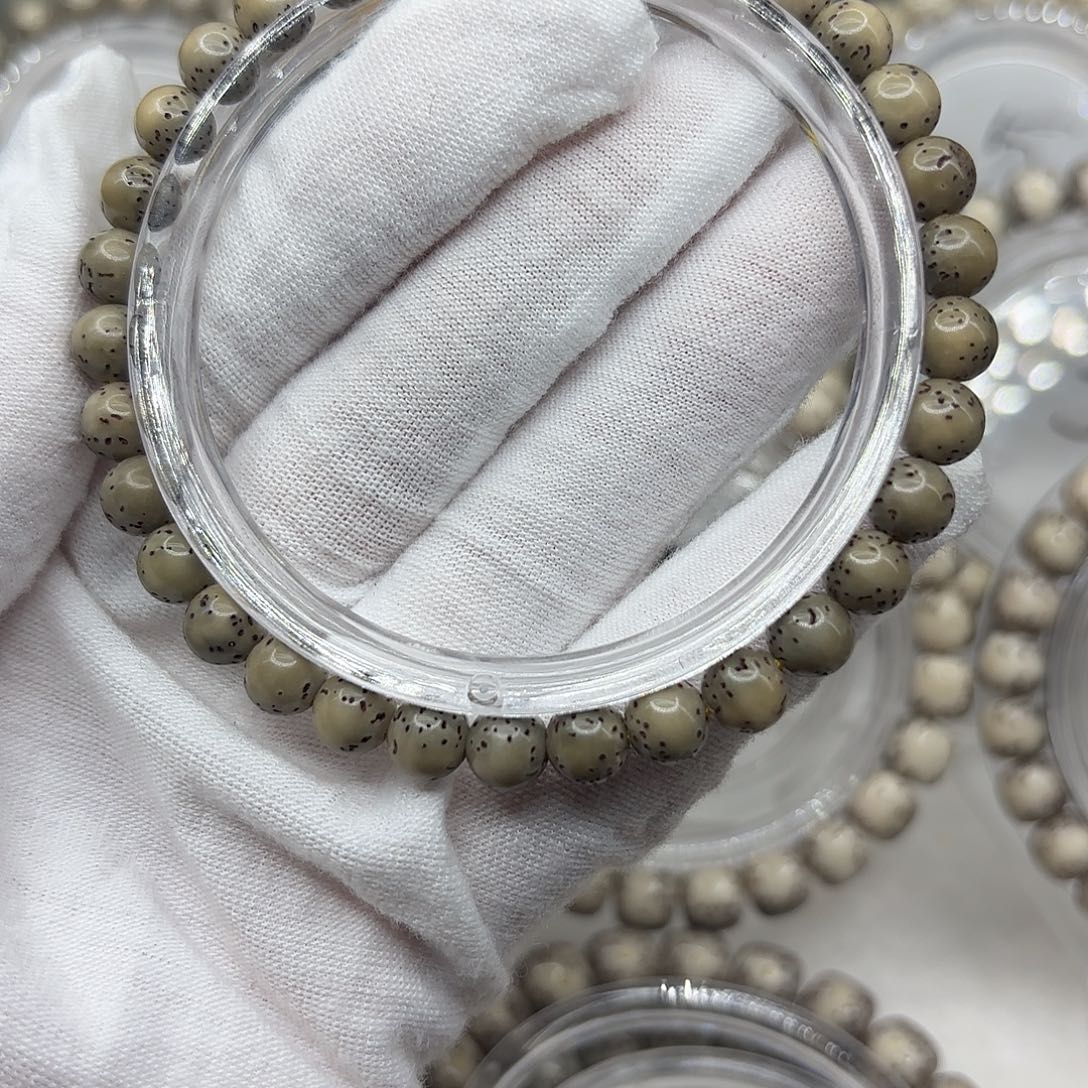 星月菩提手串手持