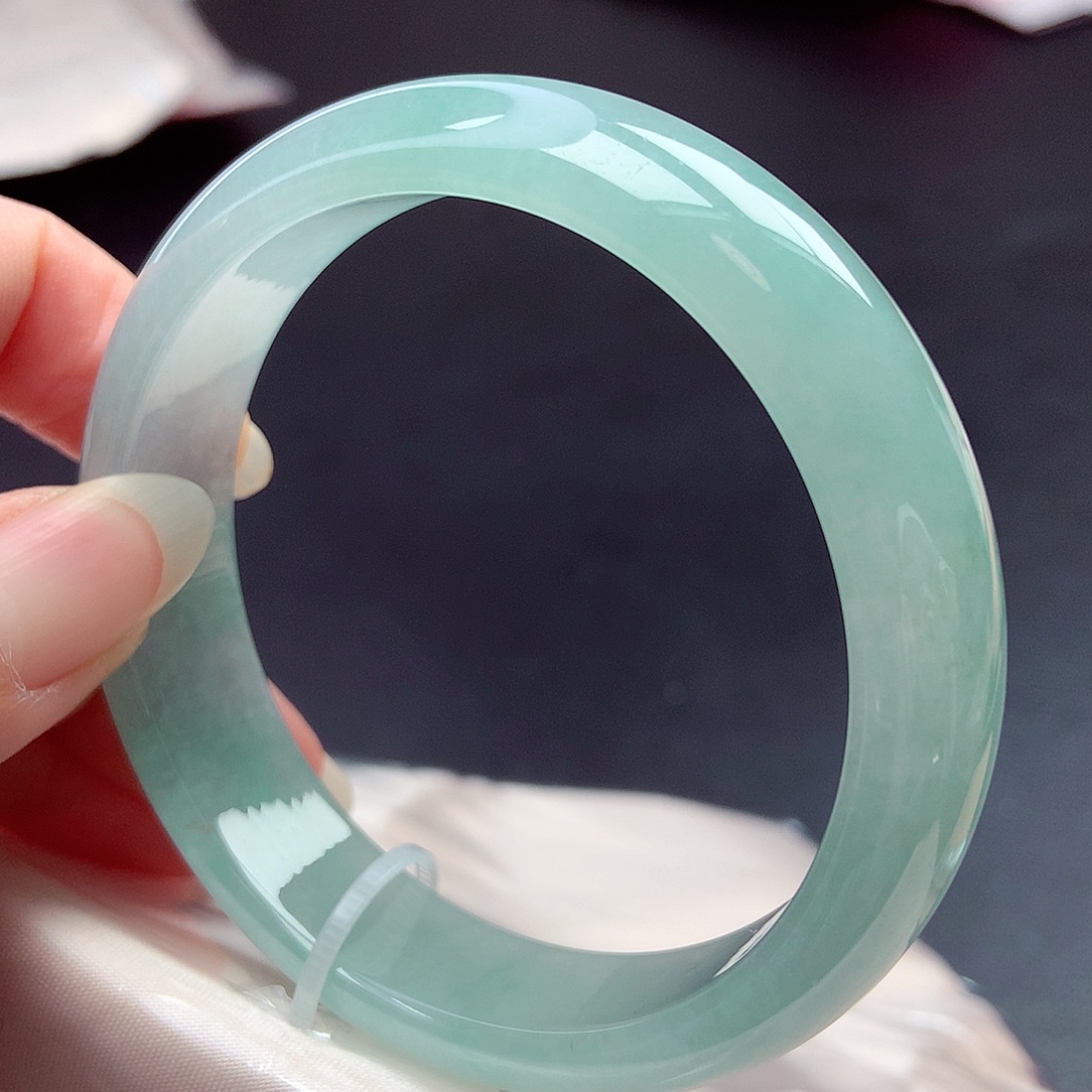 翡翠未镶嵌手镯57圈口