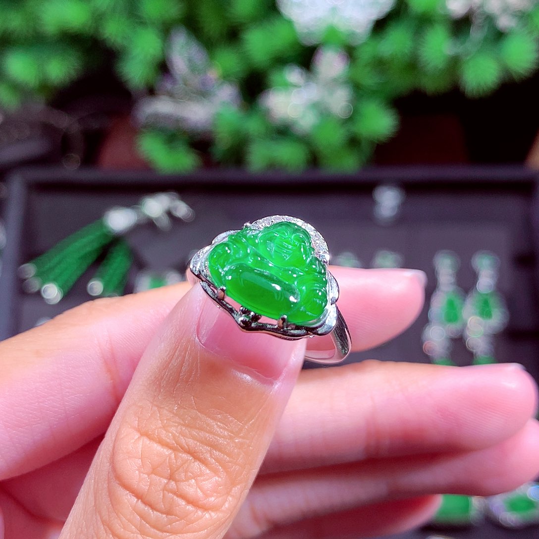 颈饰未镶嵌翡翠天然