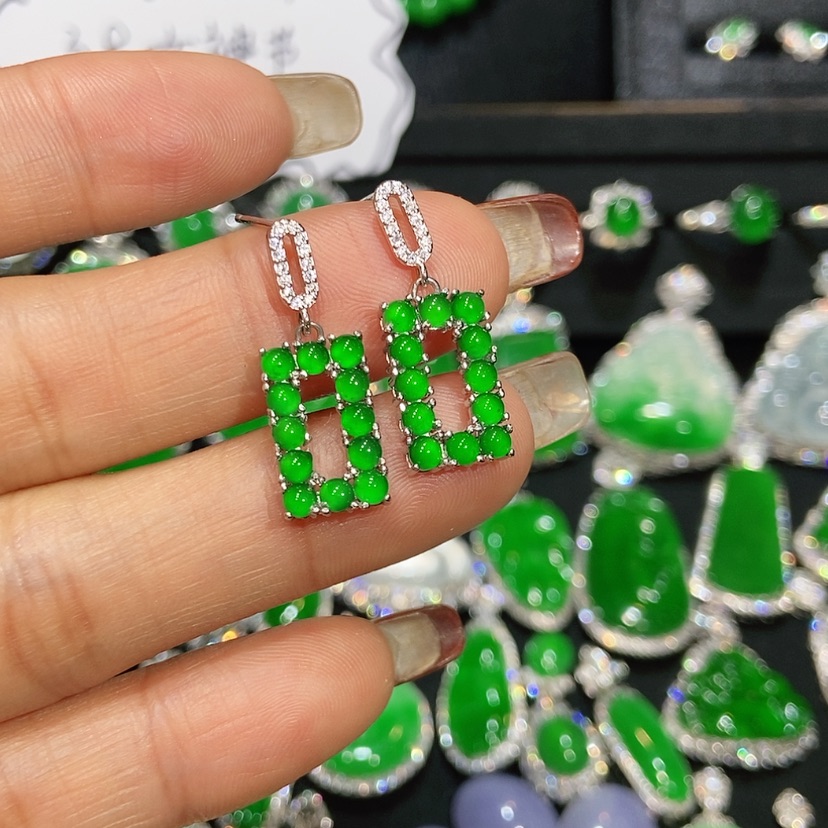 【闪购商品】翡翠耳饰未镶嵌天然翡翠