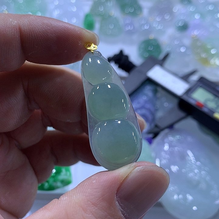 翡翠未镶嵌颈饰天然翡翠A货吊坠