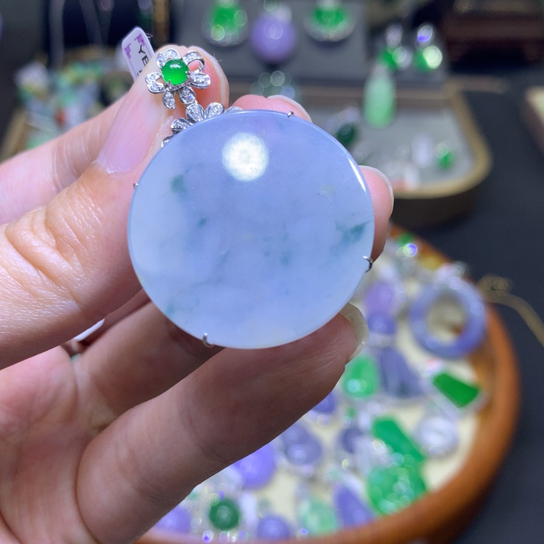 翡翠18K金镶嵌颈饰翡翠吊坠项链