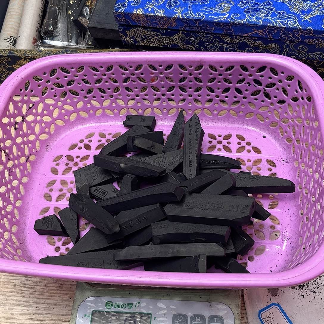 哈哈哈哈哈刚刚一斤