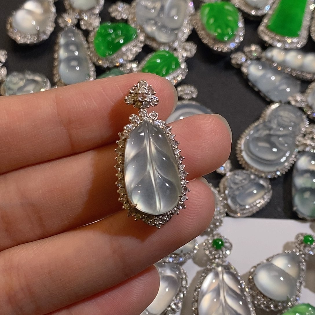 翡翠颈饰18K金镶嵌天然缅甸A货翡翠