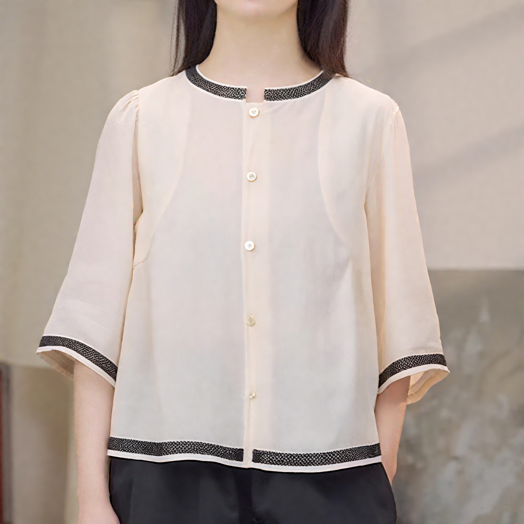港风复古拼接提花蕾丝圆领衬衫新款文艺别致轻薄透气单排扣上衣女