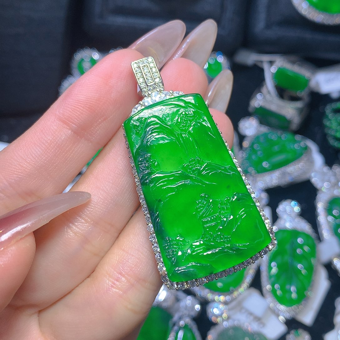 翡翠颈饰银S925镶嵌翡翠