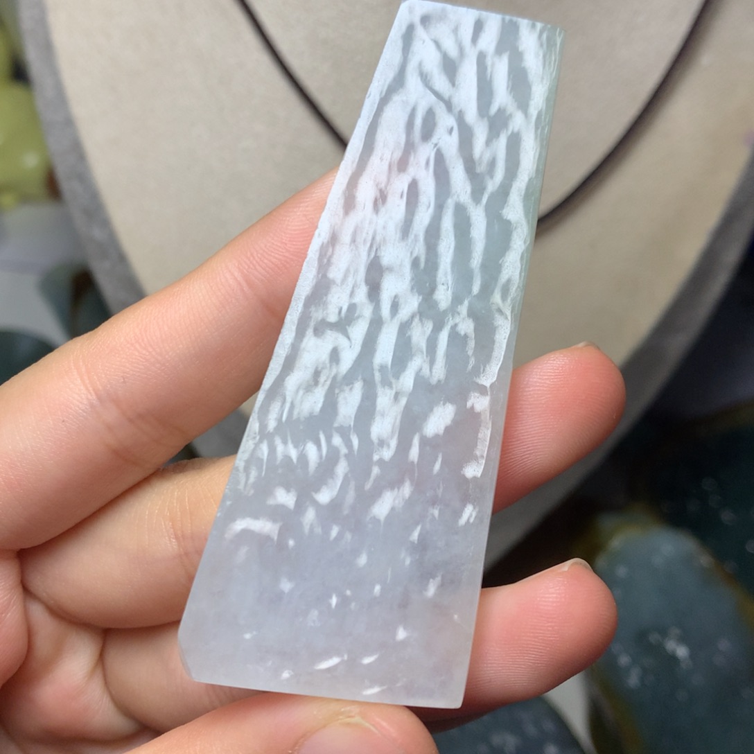 翡翠颈饰未镶嵌吊坠