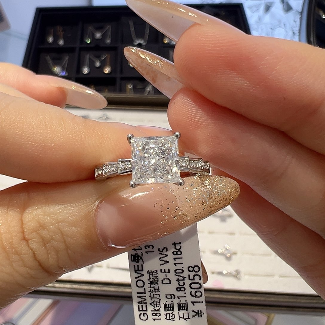 实验室培育钻石18K金镶嵌